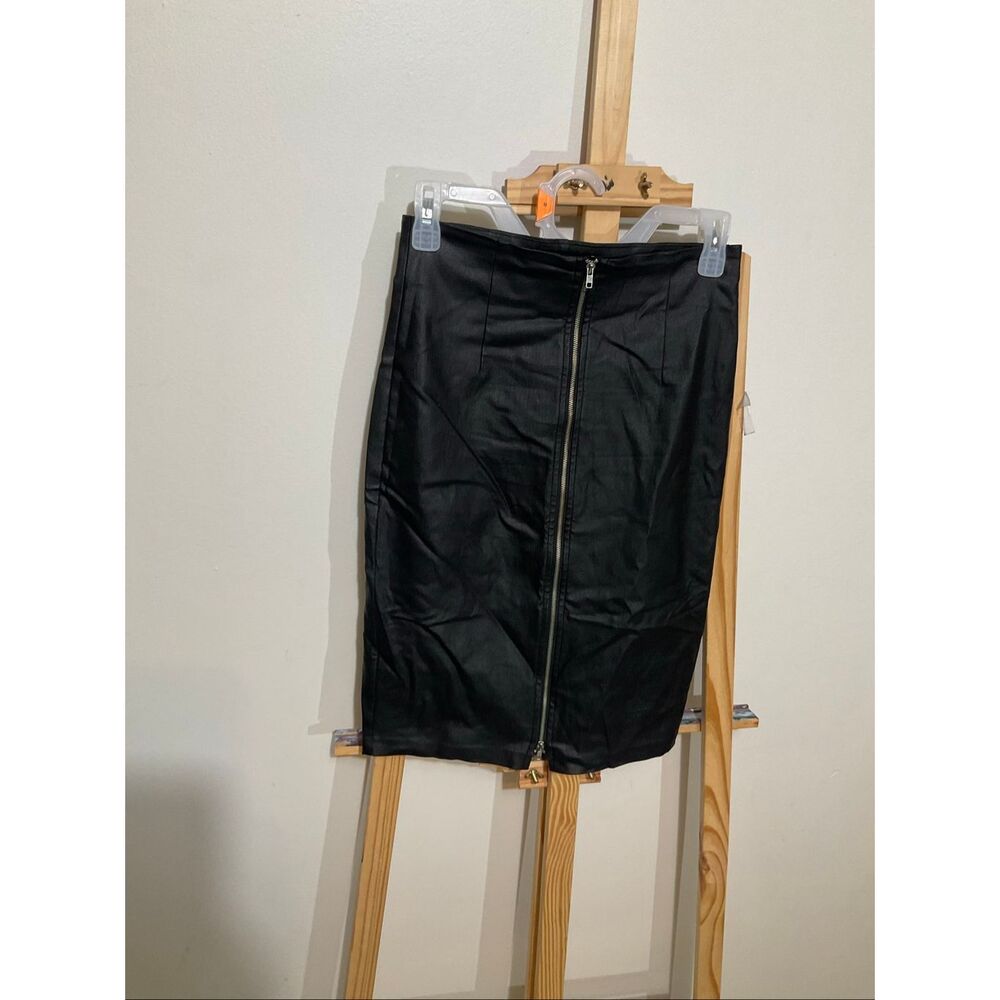 Forever 21 black faux leather pencil skirt size medium